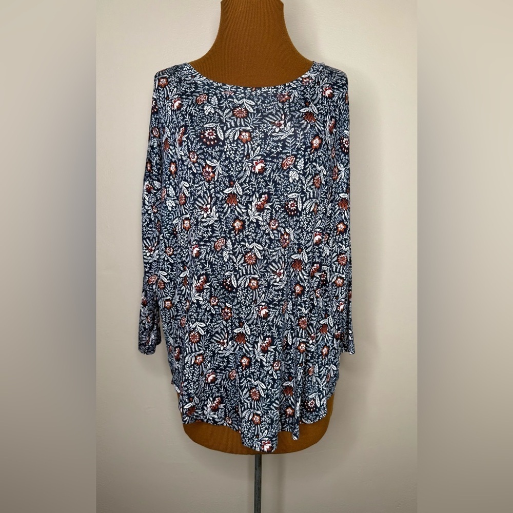 LOFT Navy and White Floral Pullover Blouse Size Medium